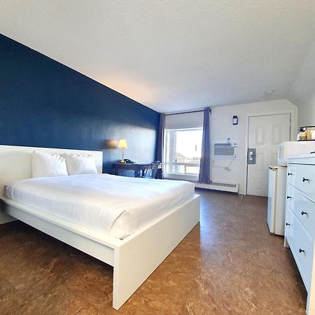 Cloud 9 Inn Whitecourt Exterior foto