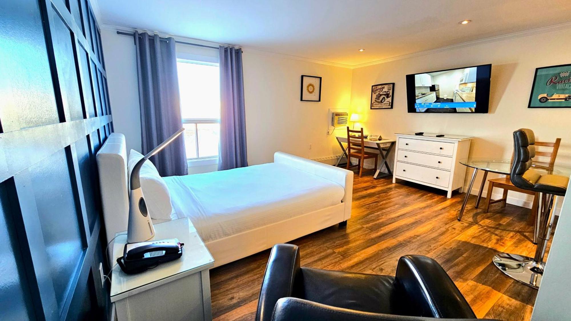 Cloud 9 Inn Whitecourt Exterior foto