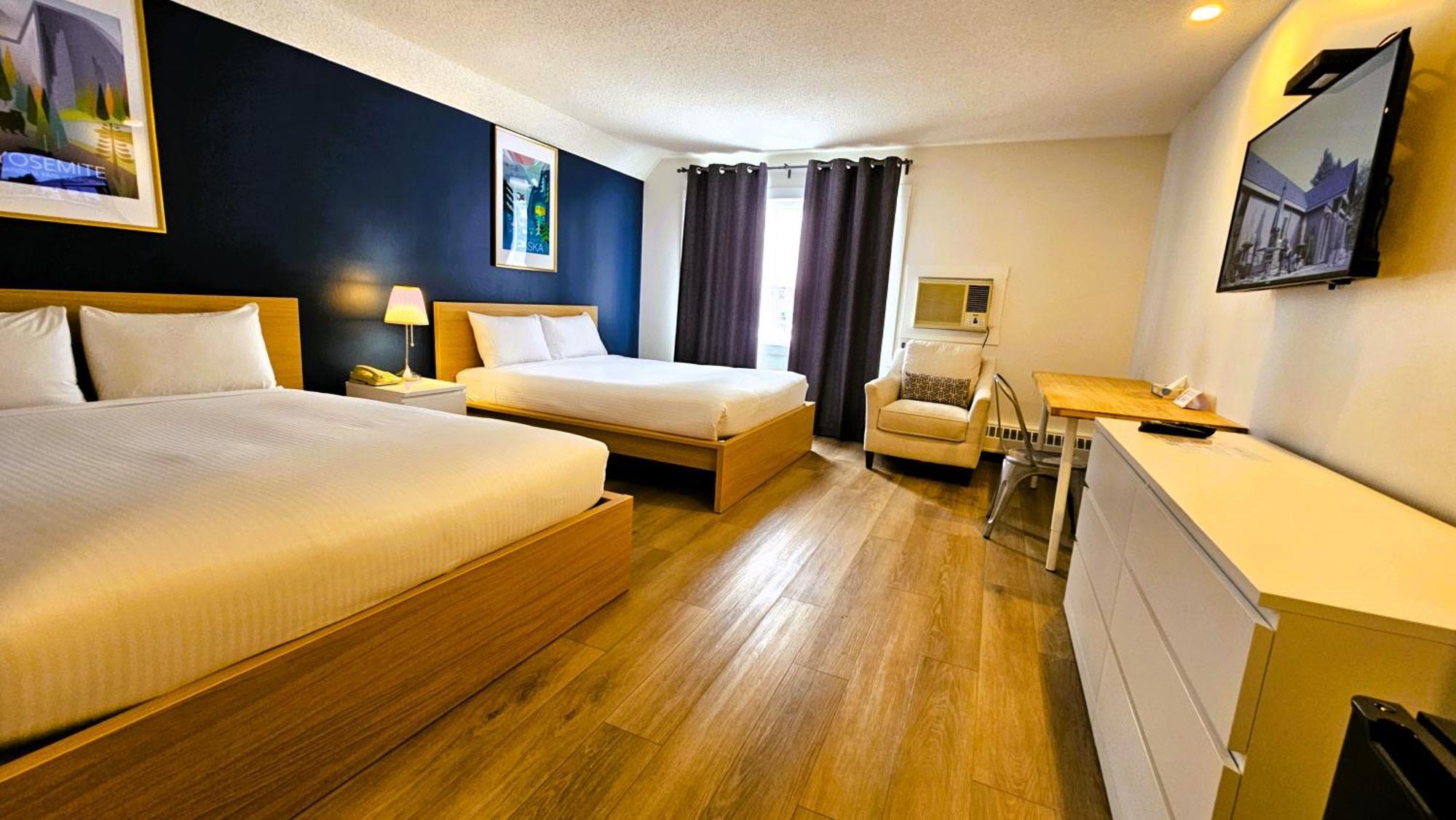 Cloud 9 Inn Whitecourt Exterior foto