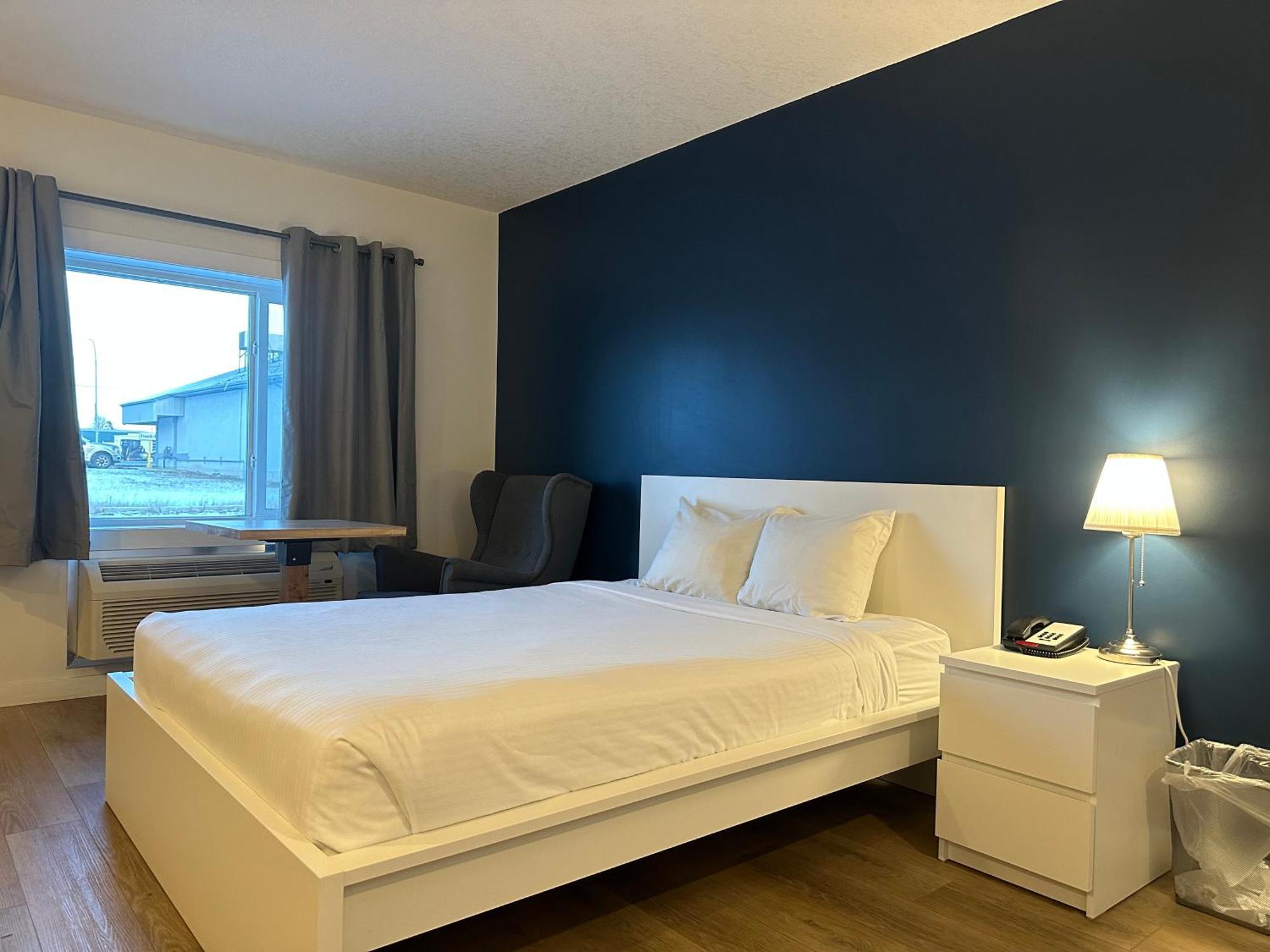 Cloud 9 Inn Whitecourt Exterior foto